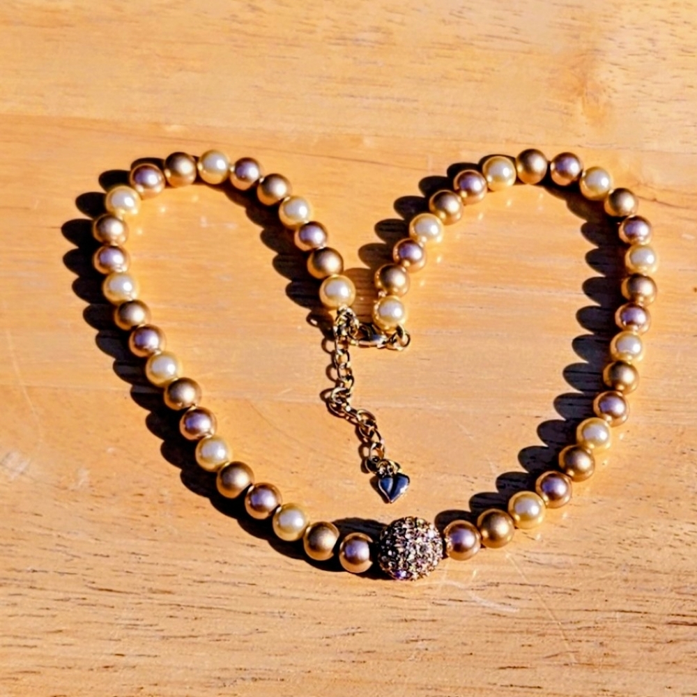 Vintage Carolee Gorgeous Gold and Cream Glass / Faux Pearl Chocker Necklace. - Picture 4 of 4